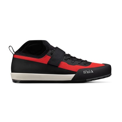 Fizik Gravita Tensor Flat, tretry - Red - Black (Veľkosť 36)