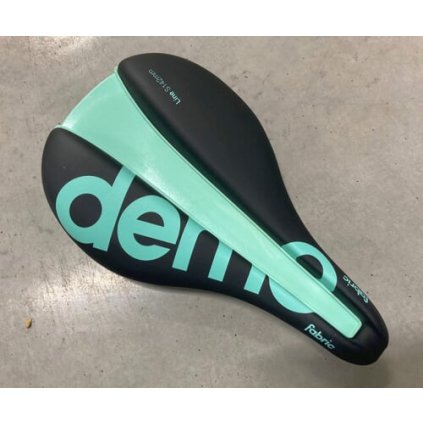 2022 FABRIC TESTOVACÍ SEDLO LINE S FLAT PRO TEAM 142mm (FP7151U1342)