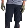 TLD B24D1 RUCKUS SHORT SOLID BLK 05