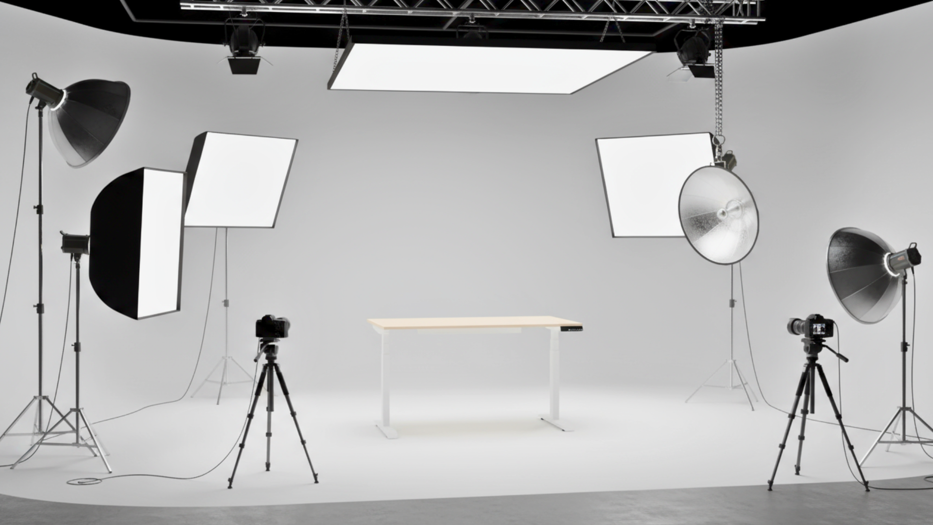 Práca pri výškovo nastaviteľnom stole s chodiacim pásom