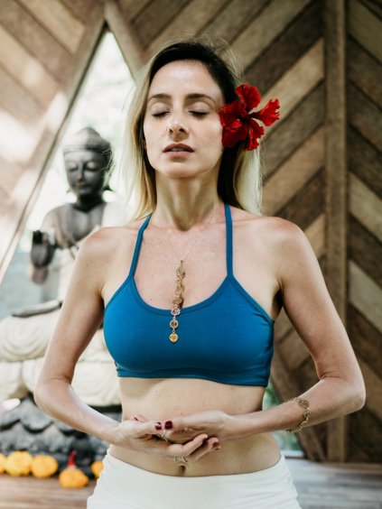 sportovni podprsenka dewi smaragdova