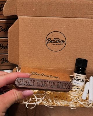 Voňavé dárečky do auta pro majitele štěňátek bandoga. 😍 Chovatelka si do balíčků vybrala oblíbené vůně a to 🍏, břečťan a...