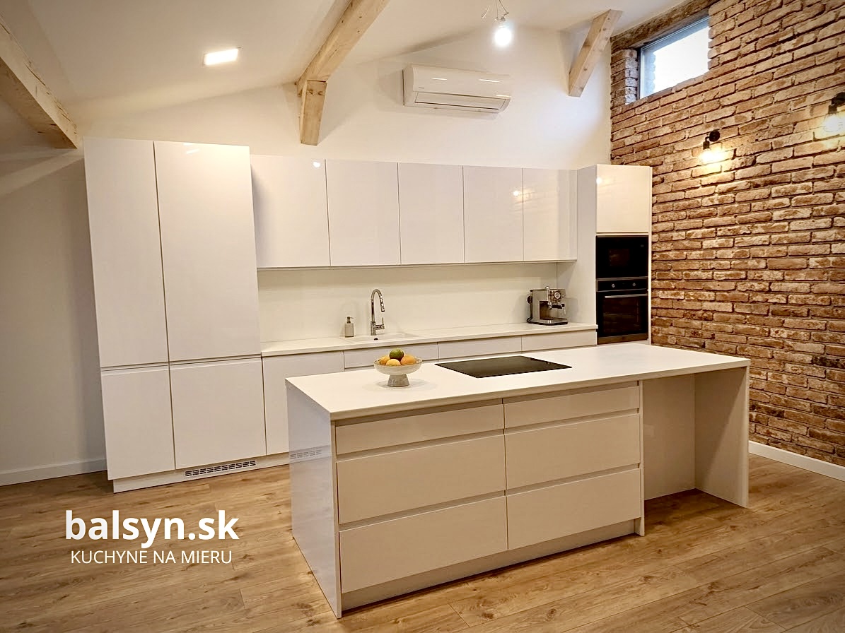 Kuchynské linky moderné, klasické, s ostrovčekom - výroba na mieru podľa vašich predstáv.