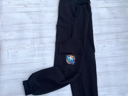 Tepláky dětské černé/fotbal s kapsami