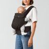 CYB 25 INT y045 Amya CLBR FrontCarrying screen HD
