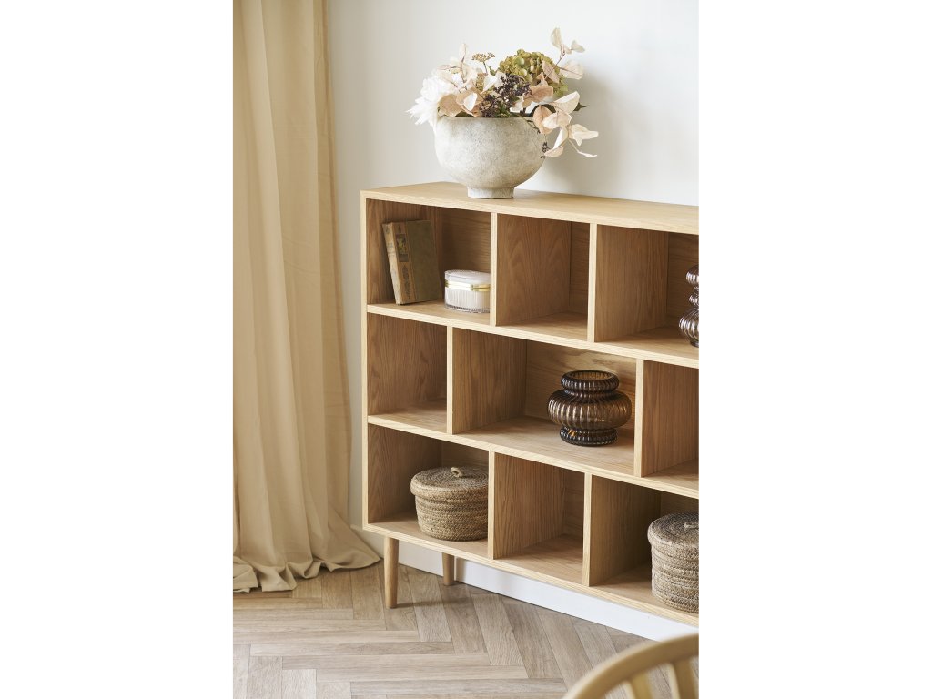 Komoda v obývačke: Praktický úložný priestor aj štýlový doplnok