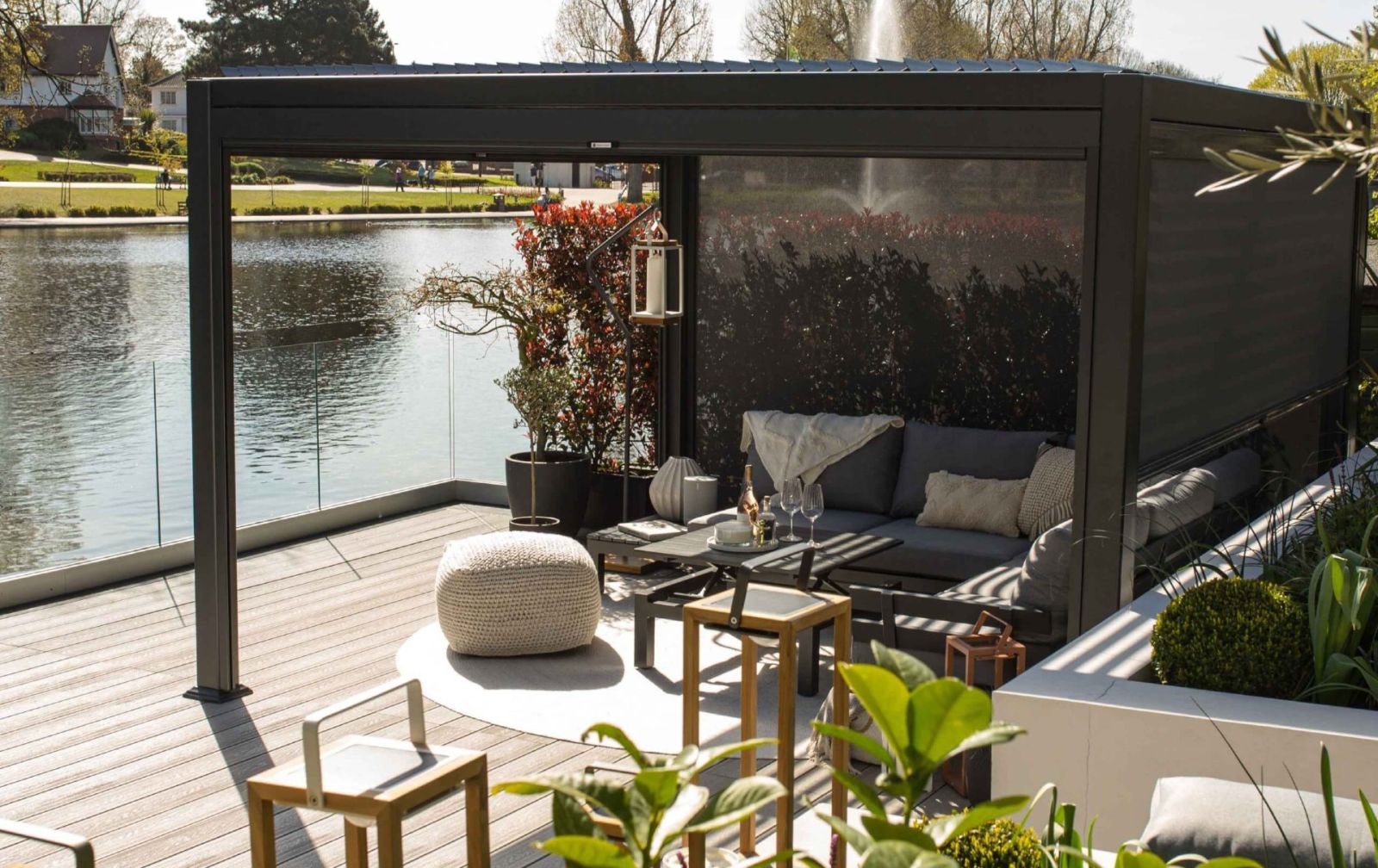 Pozdvihnite svoj vonkajší priestor - Objavte krásy a funkčnosť hliníkových záhradných pergol