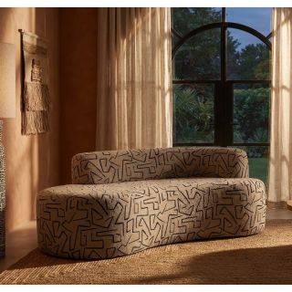 Zabudnite na ticho. Nechajte interiér kričať dizajnom. 🖤 Kolekcia Nairobi nie je pre každého. Je pre tých, ktorí sa neboja...