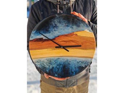 rozfoukávané epoxidové hodiny