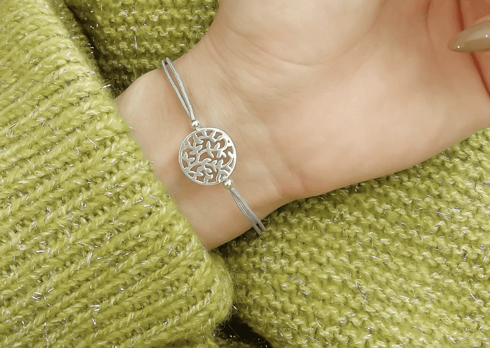 Buďte blíž k přírodě: Šperky se symbolem stromu života