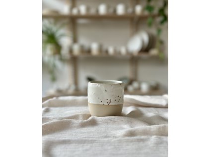 Kalíšek kropenatý větší