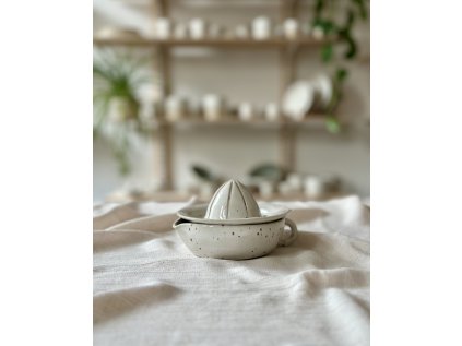 Dvoudílný odšťavňovač