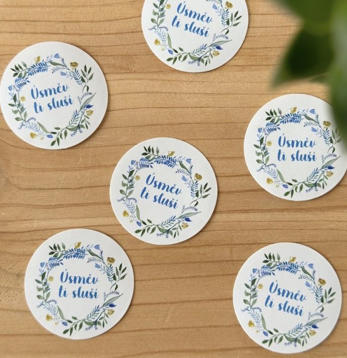 Úsměv ti sluší - kusová samolepka - Be Nice