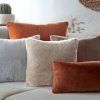 242483 1 obliecka na vankus nina 30x50cm strieborna