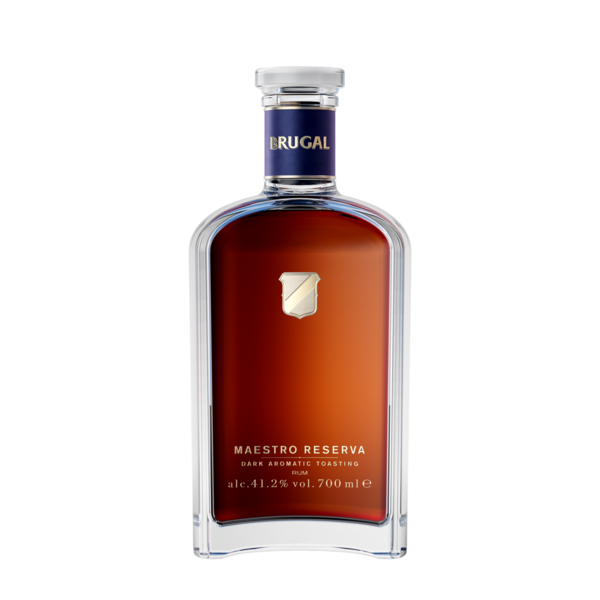 Maestro reserva je luxusní rum, který ztělesňuje více než  135let zkušeností značky Brugal. Pod vedením 5. generace Maestros Roneros procházejí nejlepší americké dubové sudy po Sherry unikátním procesem Dark Aromatic Toasting. Tento pečlivý postup harmonizuje oheň a dřevo a extrahuje ze sudů přírodní karamelové perly. Výsledkem je komplexní rum s přirozenou sladkostí.