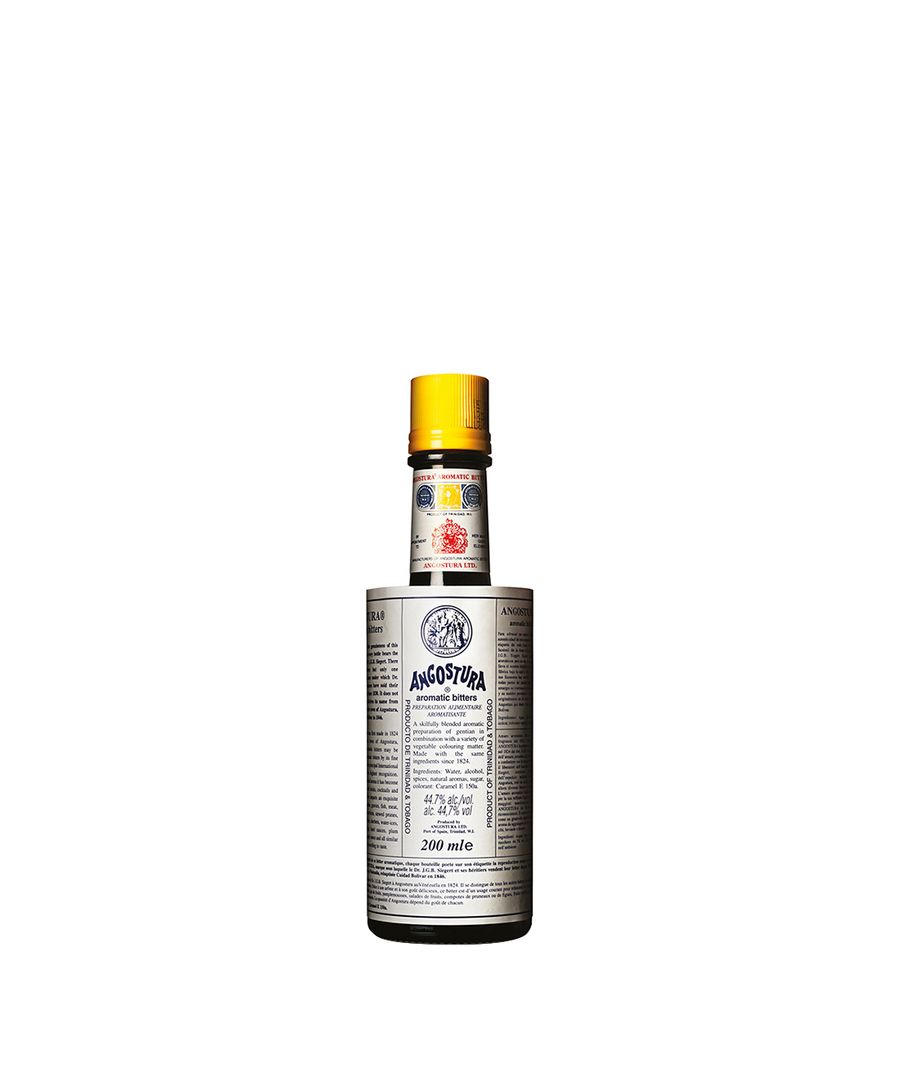 Připravujte si doma drinky jako profíci s “kořením koktejlů”. Přidejte pár kapek aromatického Angostura Aromatic Bitters a vaše oblíbené pití získá perfektní vyváženost, komplexnost a hloubku chutí. Koncentrovaný bylinný destilát Angostura Aromatic Bitters vzniká macerací nejrůznějších bylinek, kůr a koření. Tenhle doplněk využijete stejně dobře v baru, ale taky v kuchyni pro vylepšení marinád, omáček nebo zálivek.