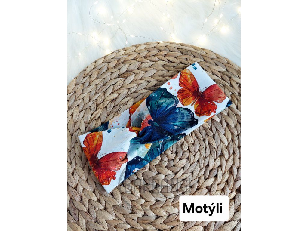 Motýli