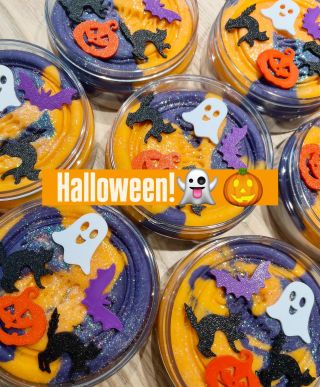 První kousky halloweenské kolekce na e-shopu!🎃👻 Navíc od dnešního dne rozdáváme ke každé objednávce dárek zdarma v podobě...