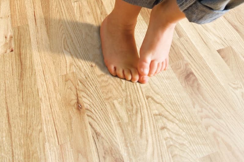 4 tipy na předvánoční údržbu dřevěné podlahy