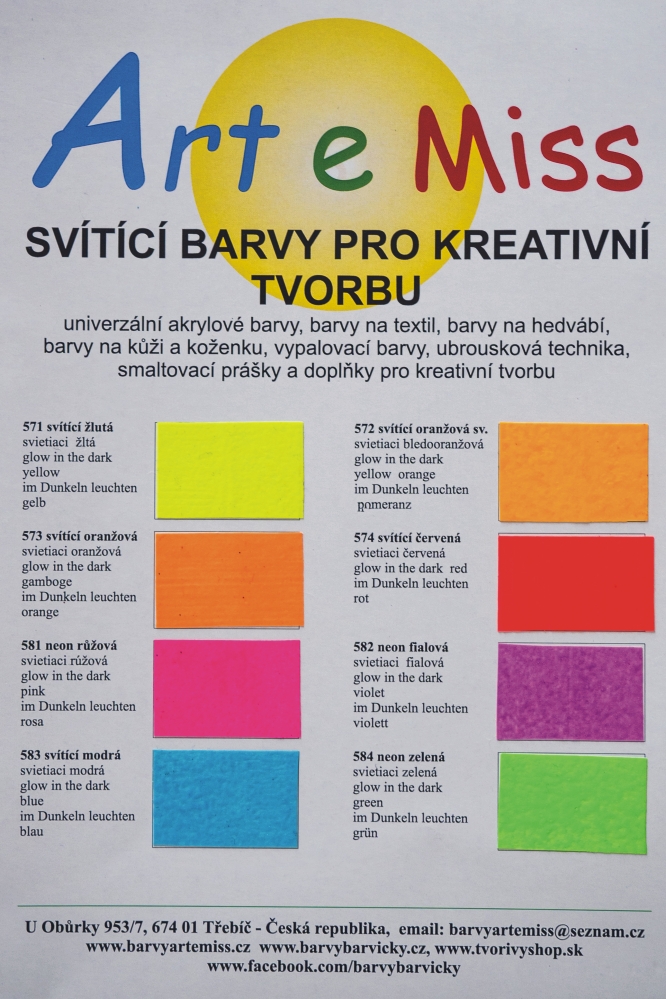 Vzorník svítící barvy ve tmě