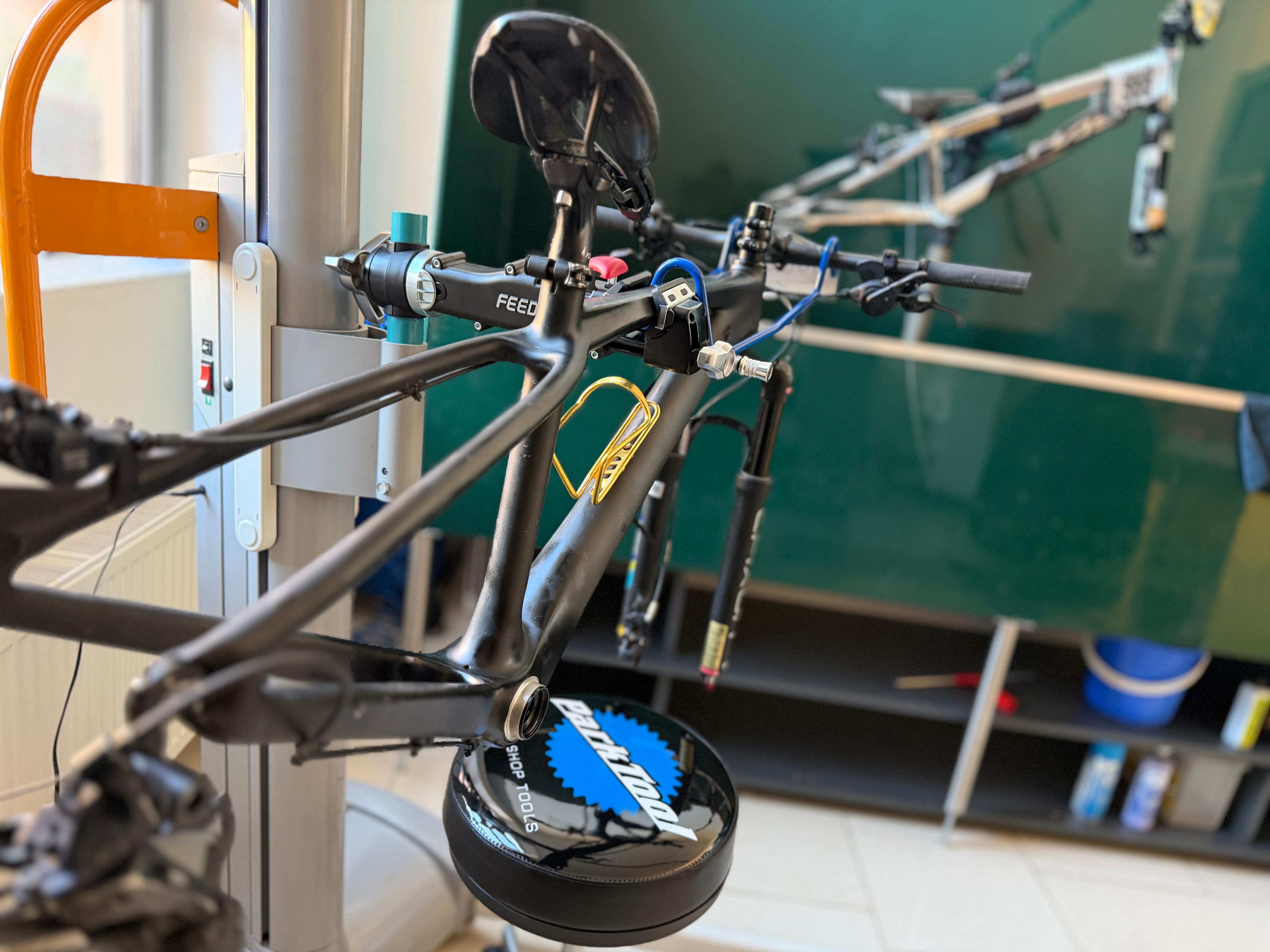 Profesionální servisní dílna a nářadí