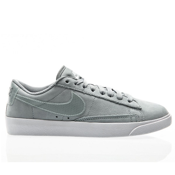 WMNS Nike Blazer Low LX Velikost obuvi: 40.5