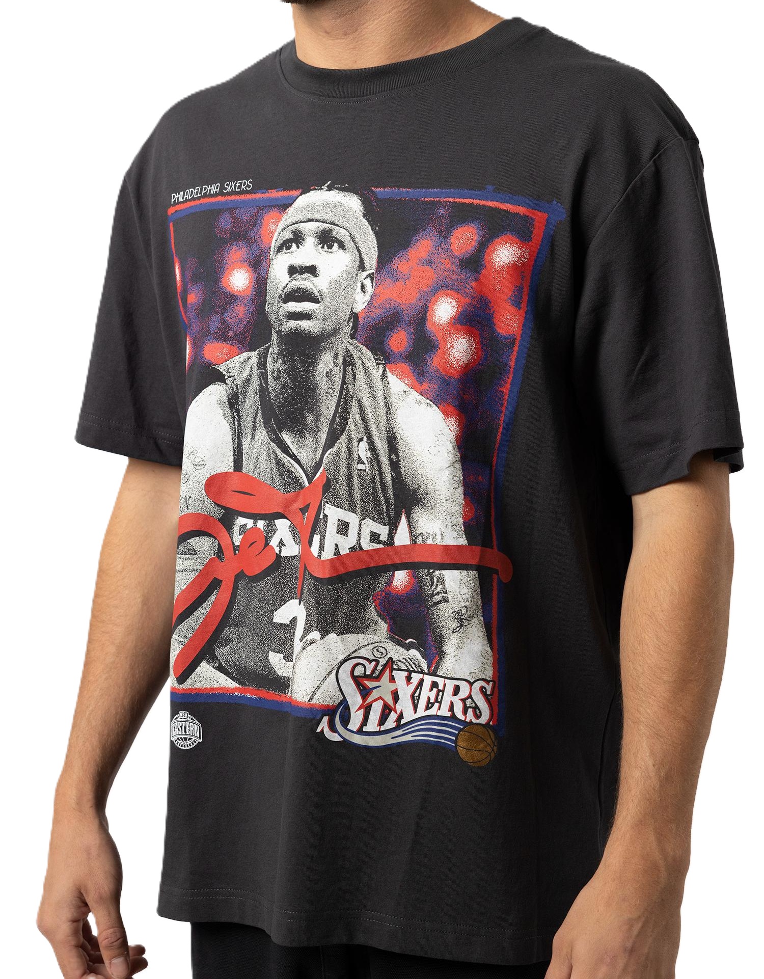 Mitchell & Ness NBA FREEZE FRAME CLASSIC TEE PHILADELPHIA 76ERS ALLEN IVERSON Velikost oblečení: L