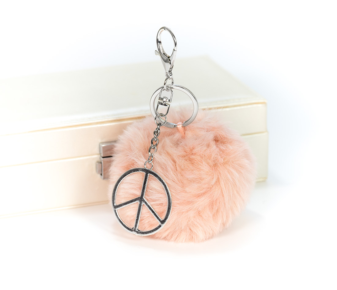 E-shop Littletinka Handmade prívesok na kabelku pom pom Peace Collection - ružový so symbolom mieru