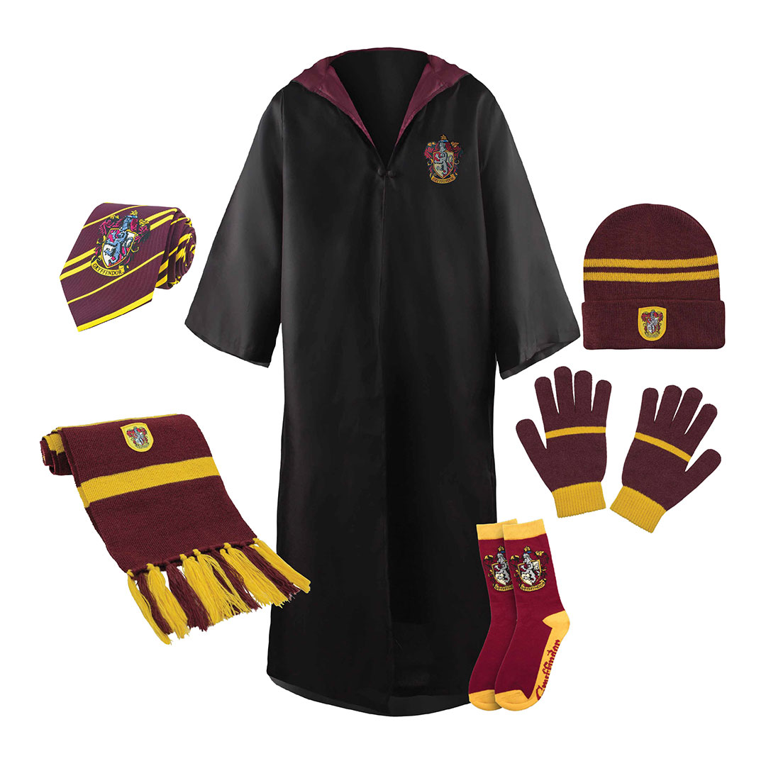 E-shop Wizarding World Balenie 6 kusov oblečenia Harry Potter - plášť, čiapka, rukavice, šál, kravata a ponožky