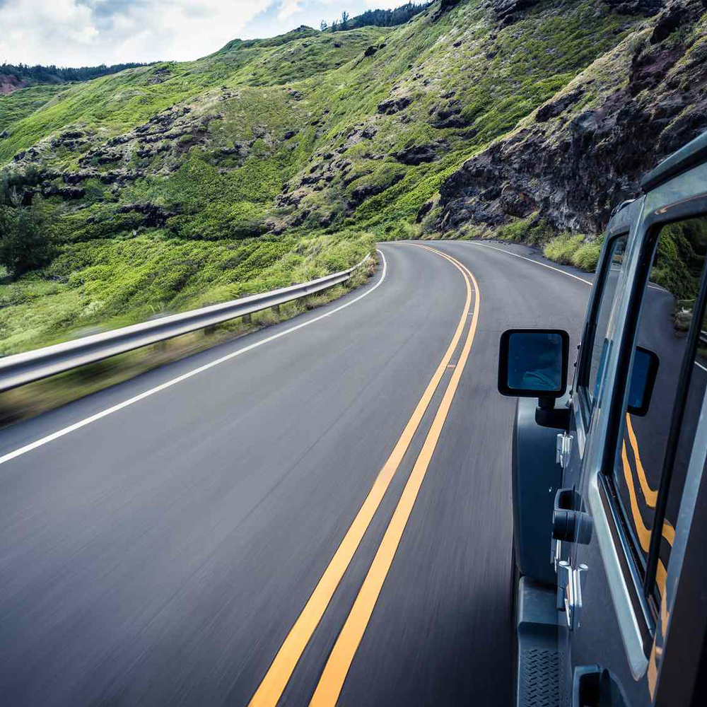 Na dovolenou autem? Nezapomeňte na startovací zdroj...