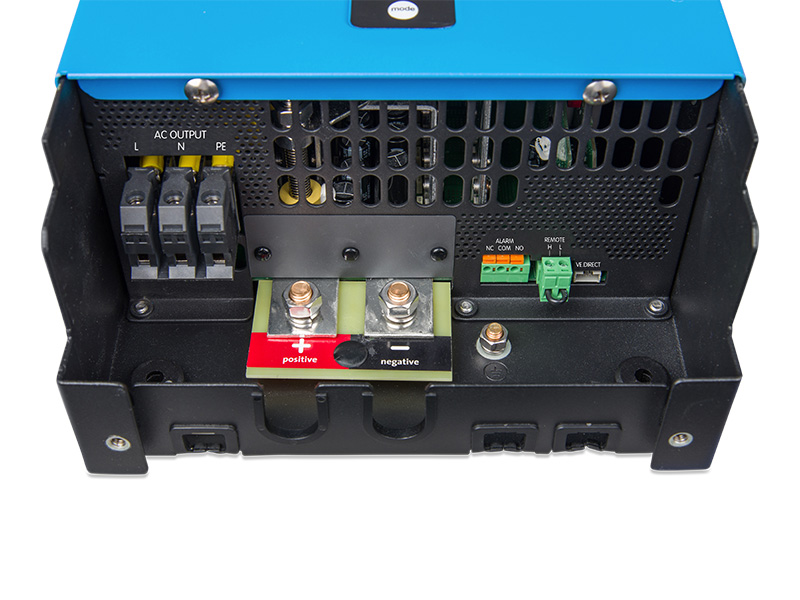 Victron Energy Měnič napětí Smart Phoenix 2000VA 12V