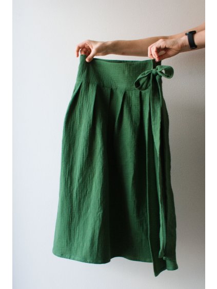 Zavinovací mušelínová sukně