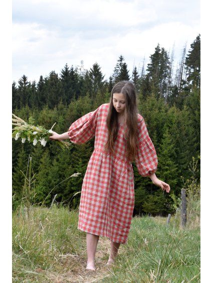 Midi lněné s maxi rukávy