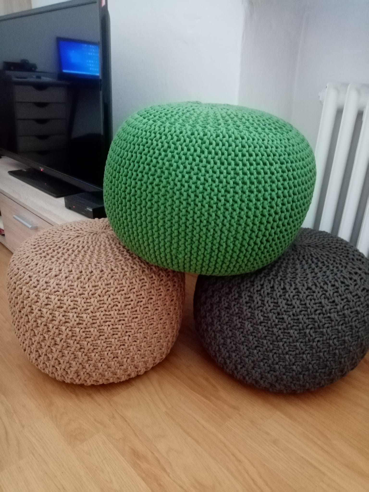 Háčkované pufy