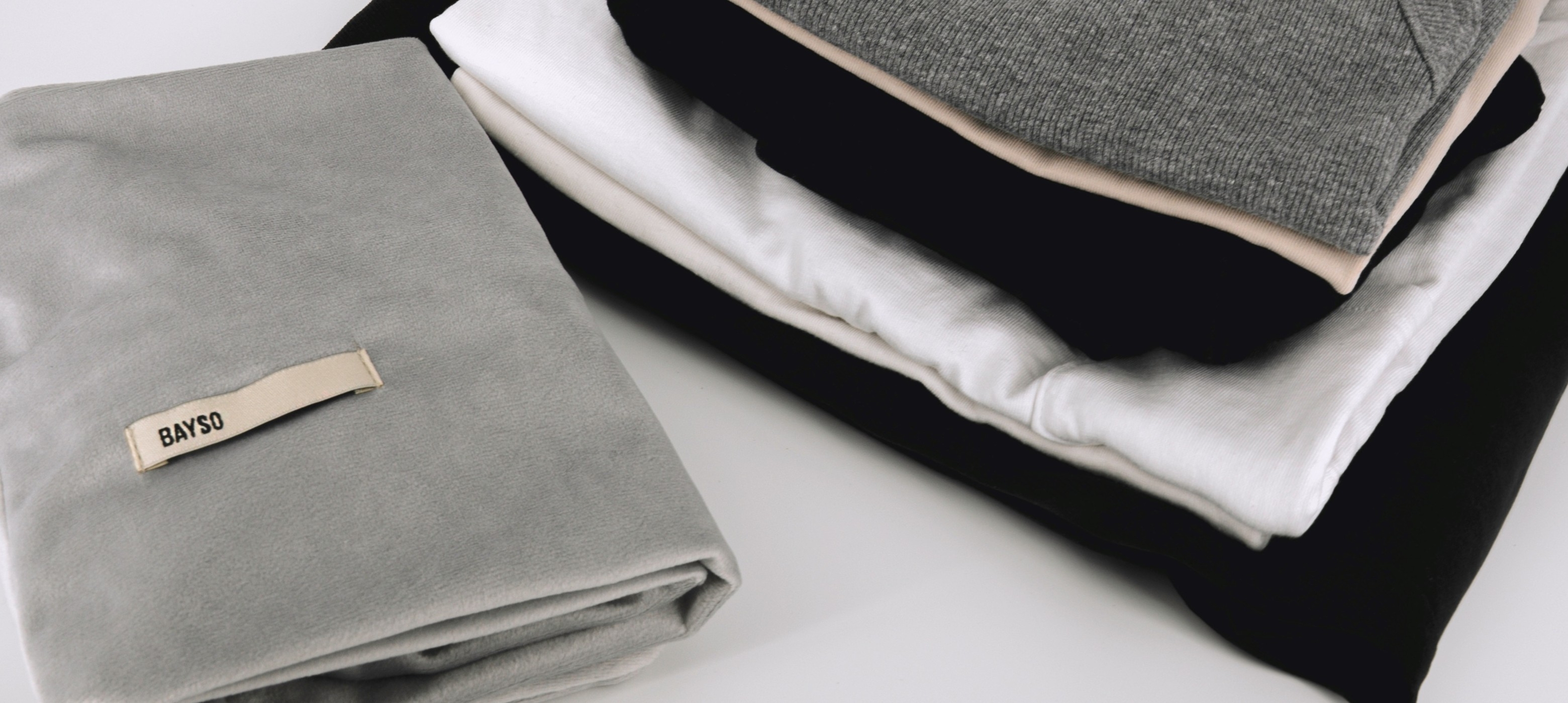 Bayso cestovní polštářek šedý travel hack