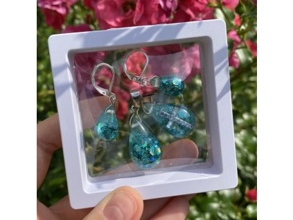 Náušnice a 2 přívěšky, průhledné s modrými třpytkami