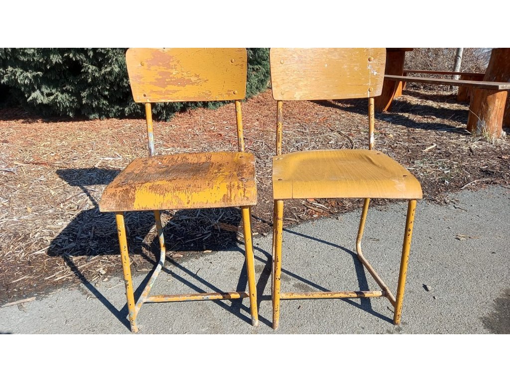 2x Industriální školní židle, socialismus, vintage, 70.-80. léta