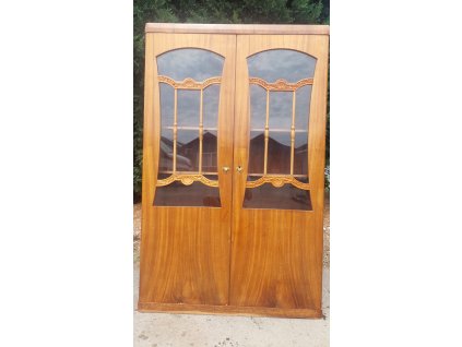 Komoda, skříň, sekretář, vitrína, příborník