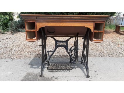 Starožitný Šicí Stroj GRITZEN