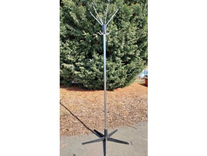 Industriální věšák na kabáty do čekárny předsíně kanceláře