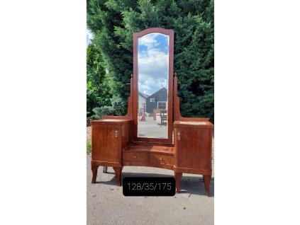 Galerka toaletka zrcadlo noční stolek ložnice