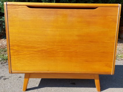 Peřiňák, prádelník, komoda JIROUTEK, socialismus