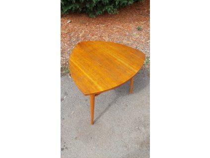 Stolek konferenční,  "trsátko"