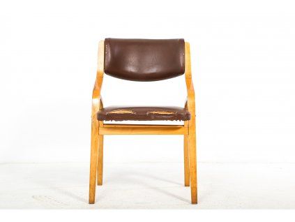 23 Židle koženková