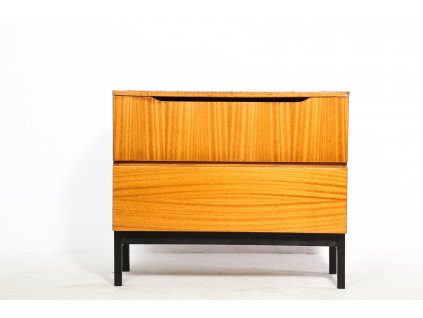 (58) Komoda, peřiňák, retro, socialismus