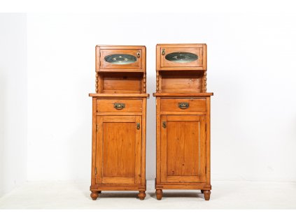 131 Stolek noční, komody, starodávné, retro