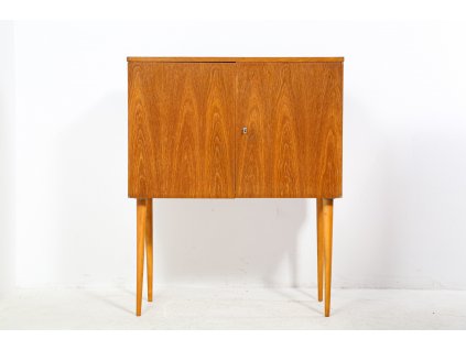 330 Komoda U-145, UP závody Rousínov, retro, socialismus