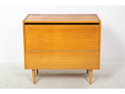 537 Komoda, peřiňák, skříňka na prádlo, retro