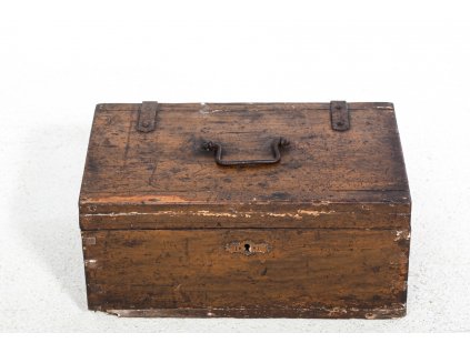 Komoda,truhla, cestovní kufr prvorepublikový