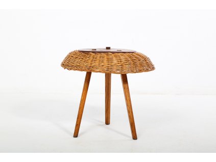 66 Stolek proutěný, proutěná stolička.